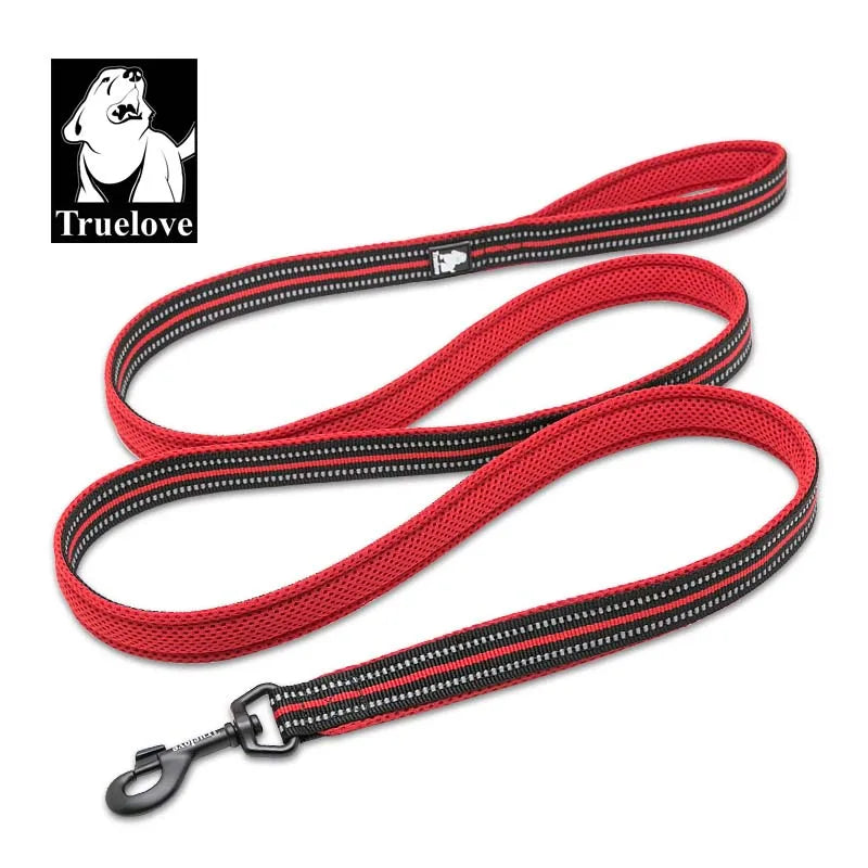 Red dog leash with black accents featuring the Truelove brand logo.