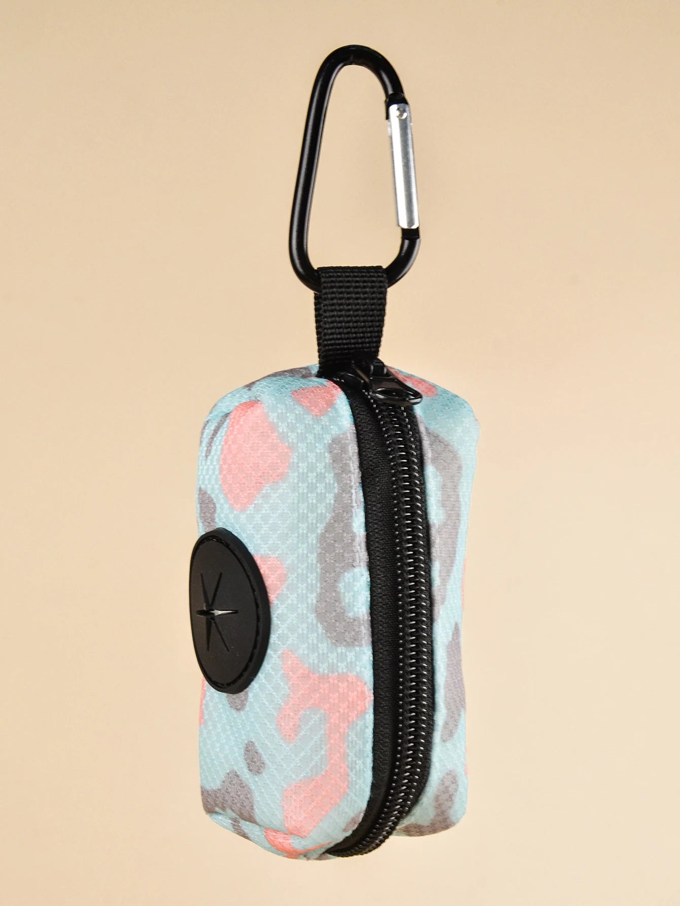 Stylish Pet Waste Bag Holder – Clip & Go! 🧼